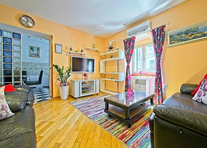 Nina Apartment