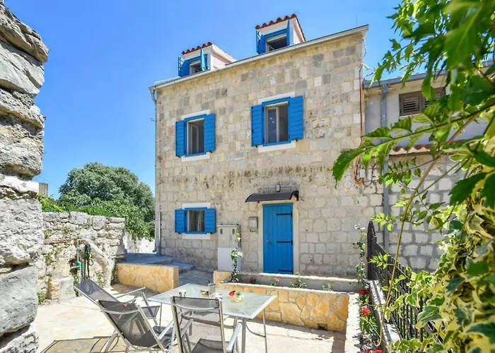 Suni Apartments