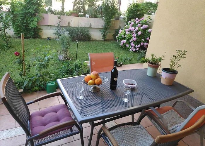 Spacious Apartment With Big Garden Near Beach