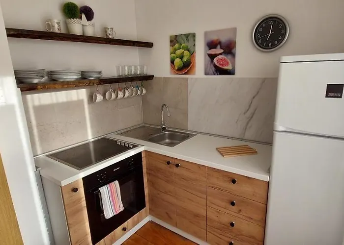 R&E Apartment