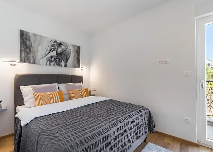 Elysian Zen Luxury Apartment - Two Bedroom Apartment With Terrace And Sea View