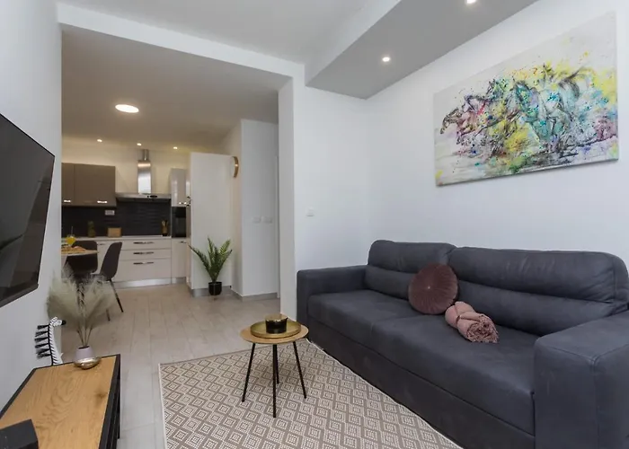 Bloom Apartment