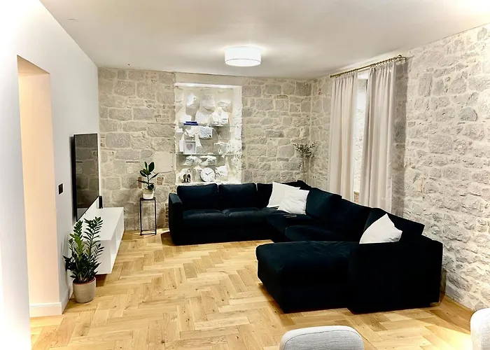 Adora Luxury Apartment
