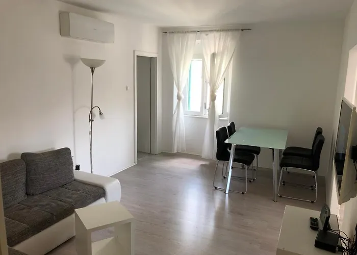 Apartment Saint Jacques