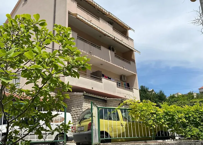 Attractive High Quality Friendly Apartment