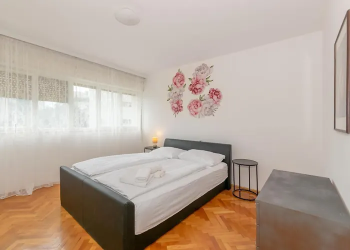 Apartment Omiska