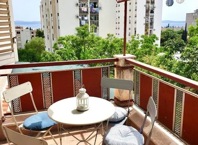 Great Apartment For 5