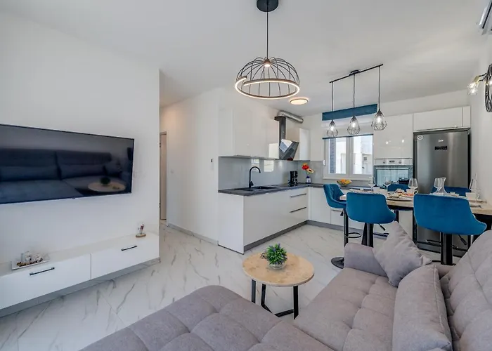 Luxury Apartment Giga