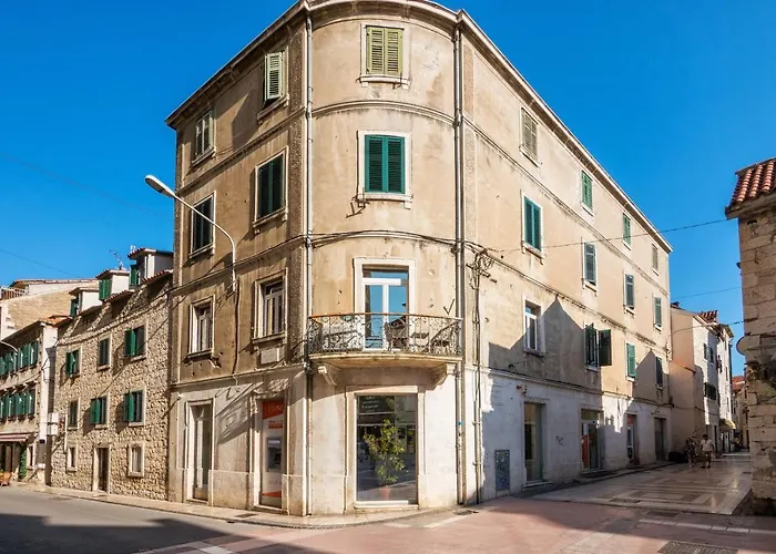 Apartment Queen Teuta In The Heart Of Split Historical Heritage