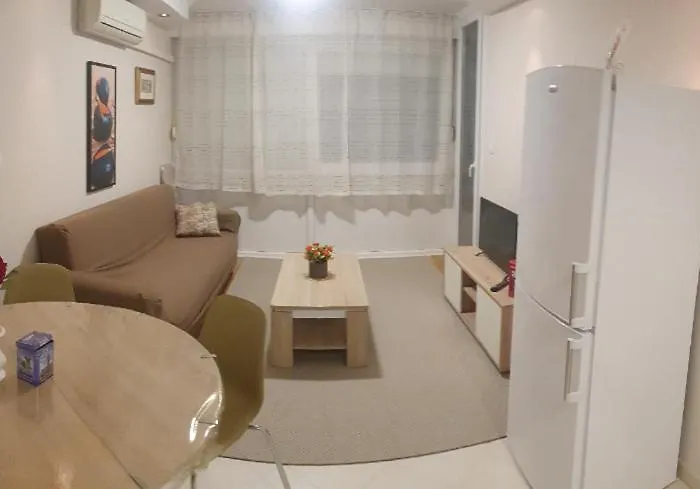 1 Bedroom Flat 15 Minutes From The Sea And Downtown