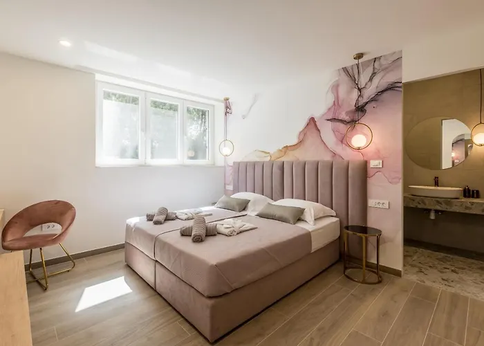 Diamond Luxury Rooms