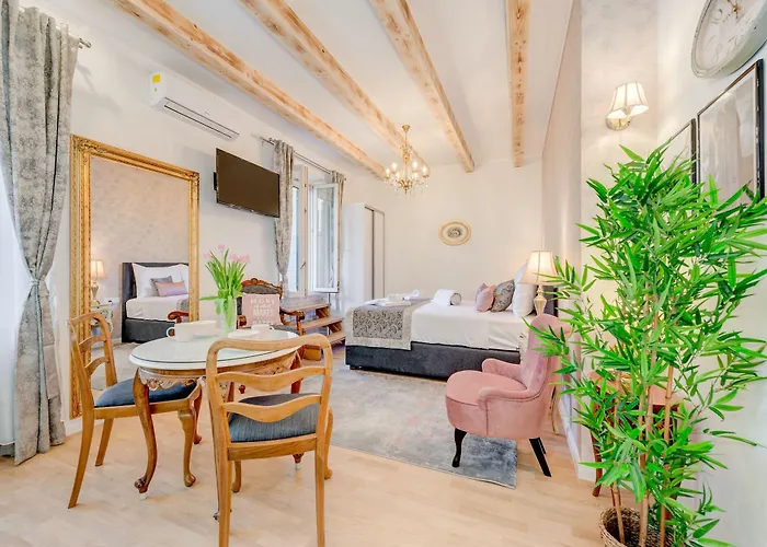 Le Monde Luxury Accommodation