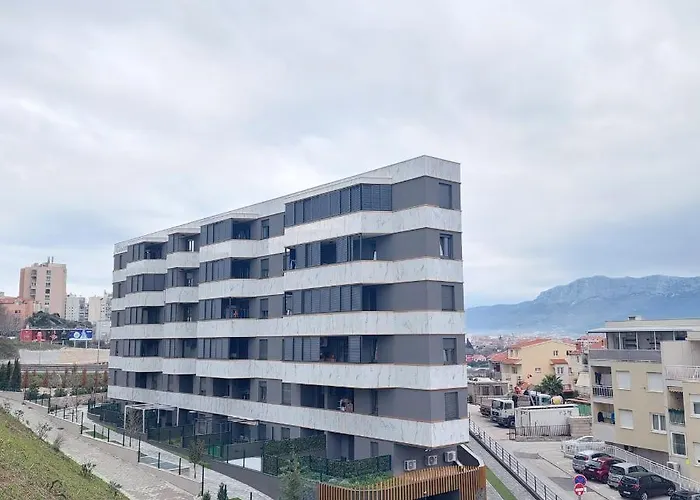 Apartment Paola With Free Private Parking Place