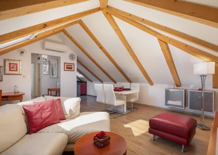 Romantic Attic Apartment