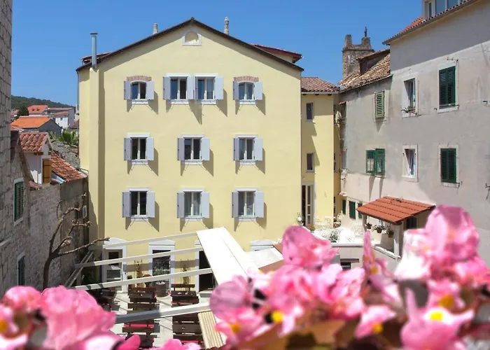 Aspalathos Residence