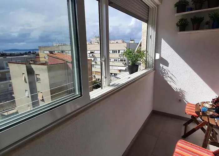 Two Rooms Apartment Spalatina
