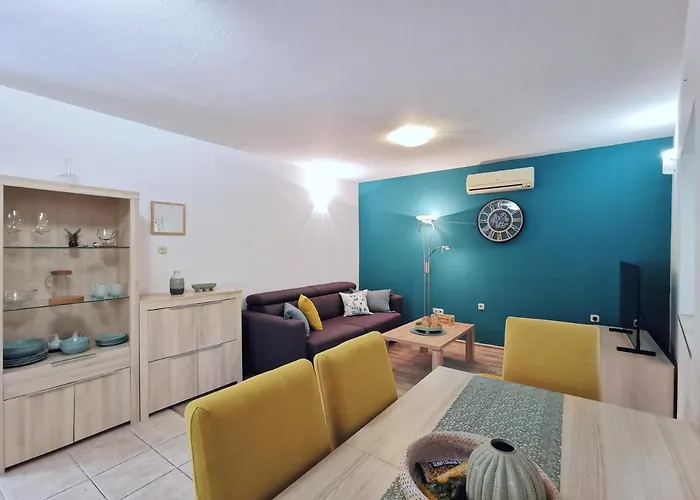 Apartment By Lux