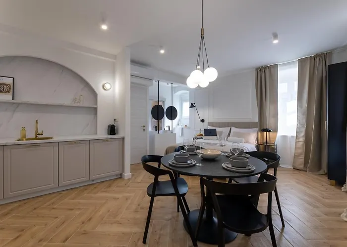 Palace Luxury Suites