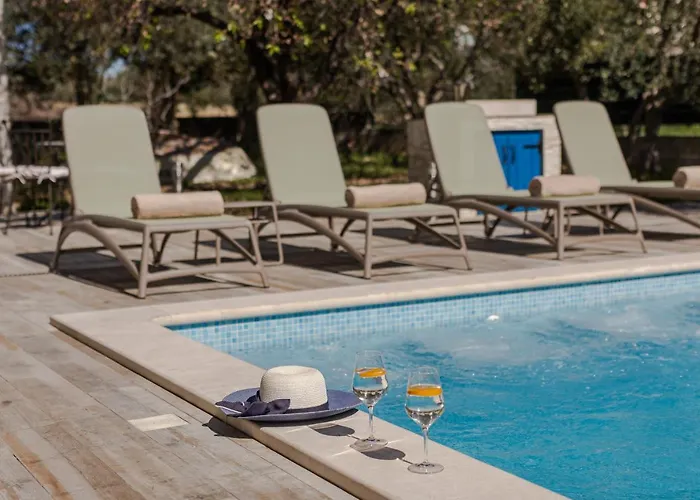 The Olive Poolhouse