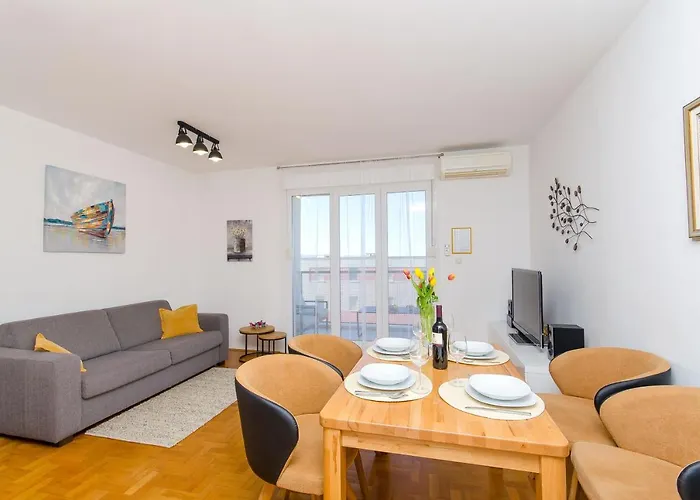 Spacious Apartment Smile With Terrace And Secure Garage