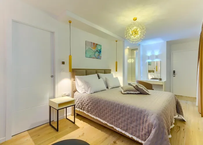 Irini Luxury Rooms