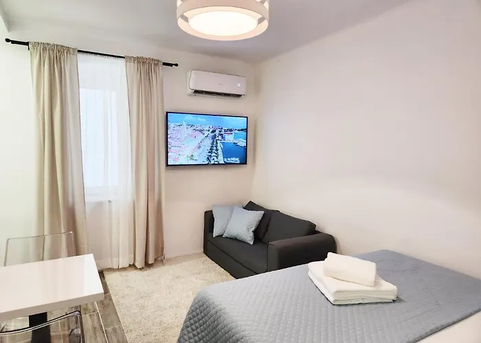 #22 Apartment Split Center