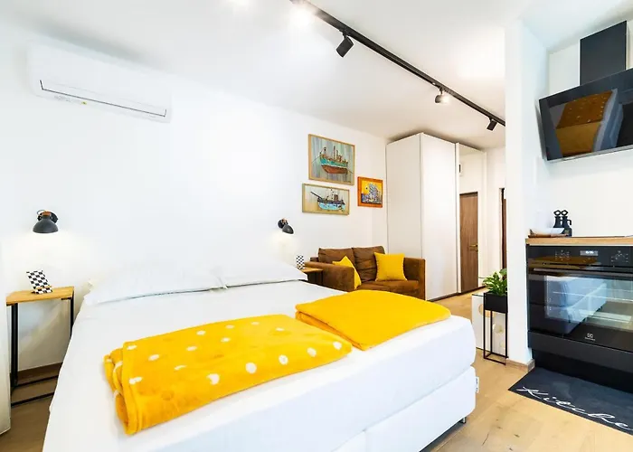Zuzu Apartment