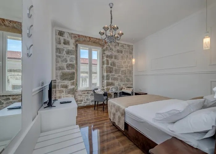 Hotel Black