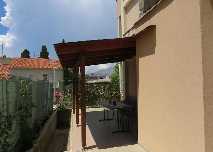 Split Apartment With Big Terrace 3