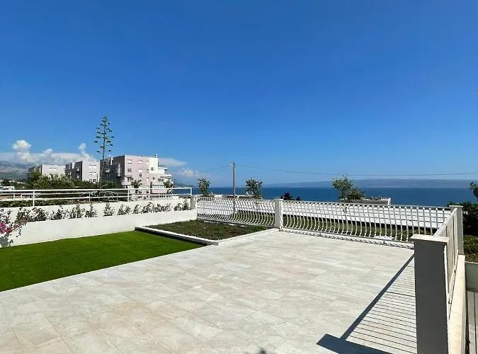 Royal Lux Residence