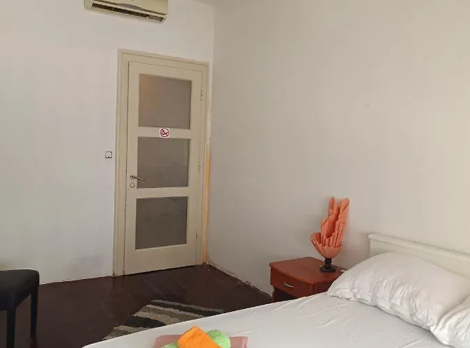 Rooms Macho Men