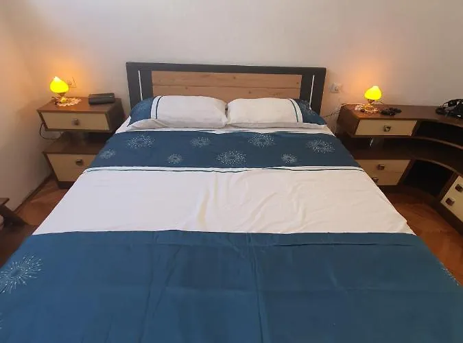 Experience Split Apt