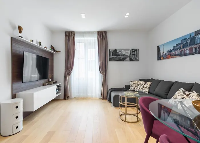 Eva Luxury Two Bedrooms Apartment & Bacvice Beach