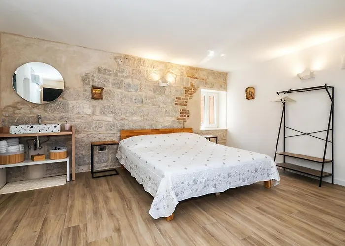 Sweet Rooms Luri