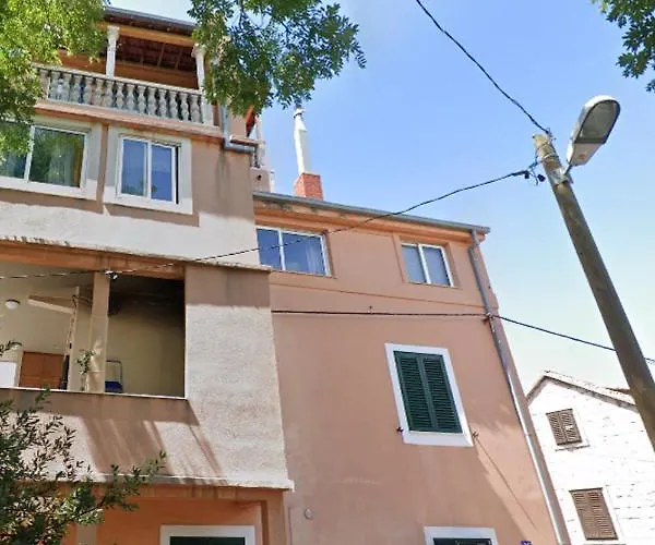 Two Bedroom Cosy Apartment