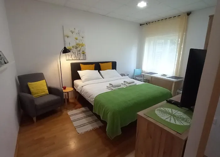 Apartment Zsa Zsa Zenta 1
