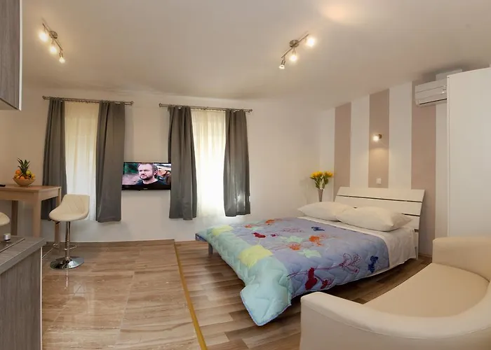 Central Luxury Rooms Izidor