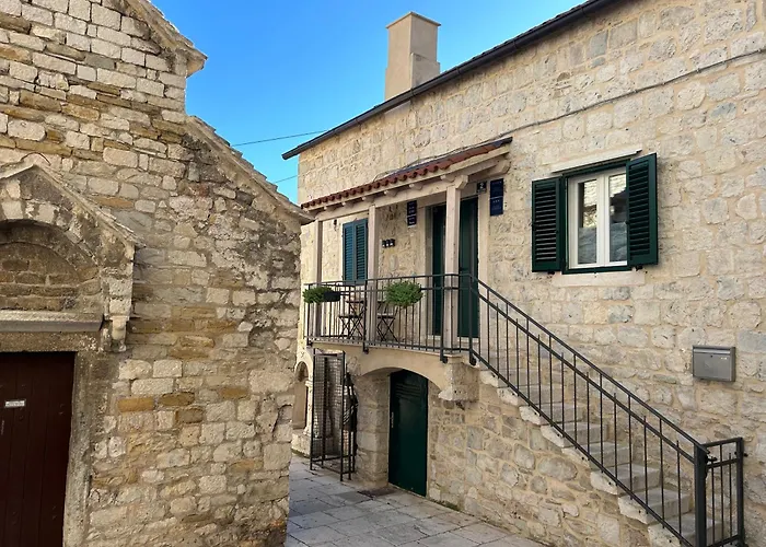 Perfectly Located Cherry Stone House