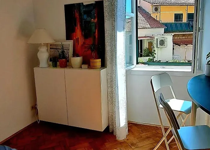Ora, Home On The Sea.