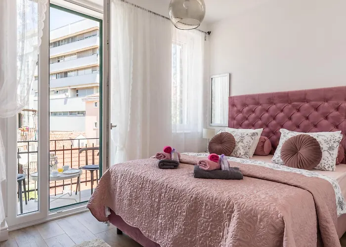 Romantic Apartment With Balcony