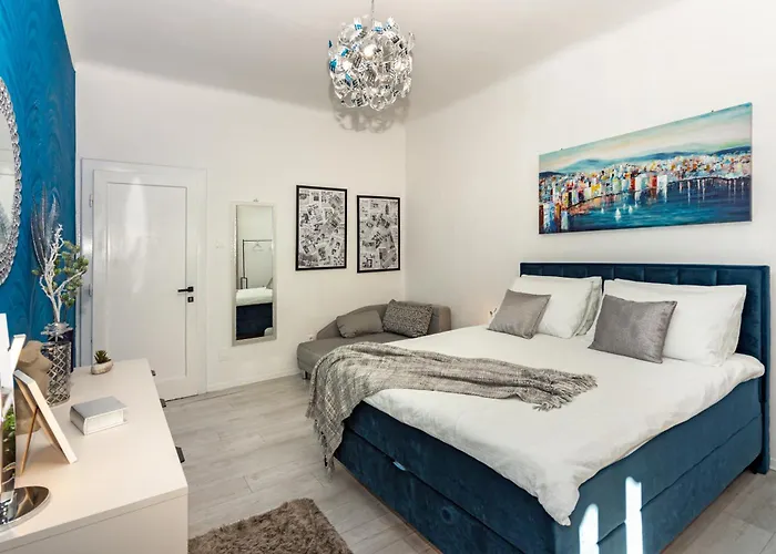 Spacious Apartment Center