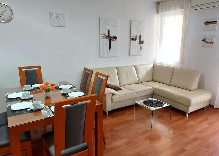 Hestia 3 Bdr Apartment