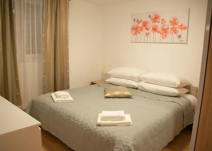 Cosy Charming Apartment Near The Palace