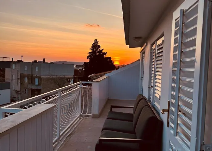 Apartment Bacvice Near The Beach