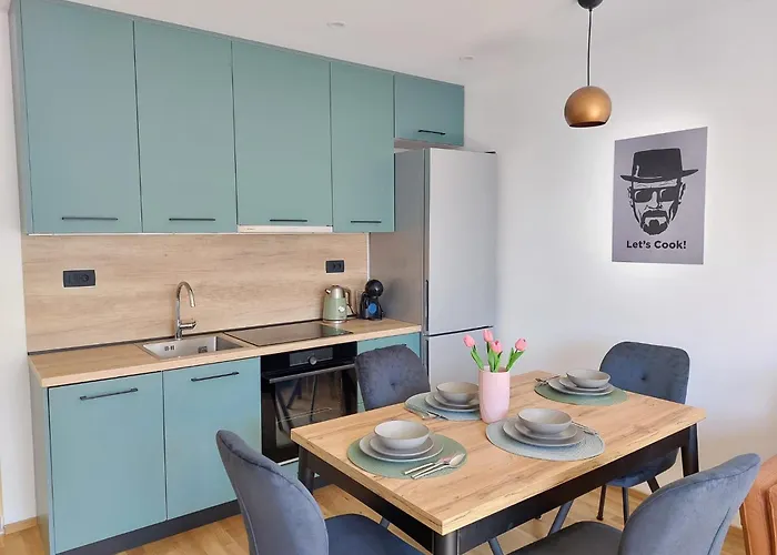 Comfort 2 Bedroom Apartment 10Min Walk From Center And Beach