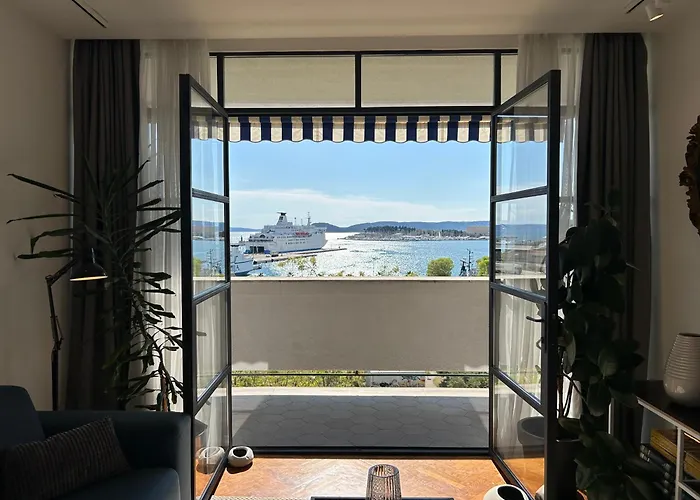 Bregos Superior Apartment - Unique Design 3-Br - Unbelievable Panoramic View Of Split - Walking Distance From Unesco Palace And Bacvice Beach - Free Parking - Buralux Properties
