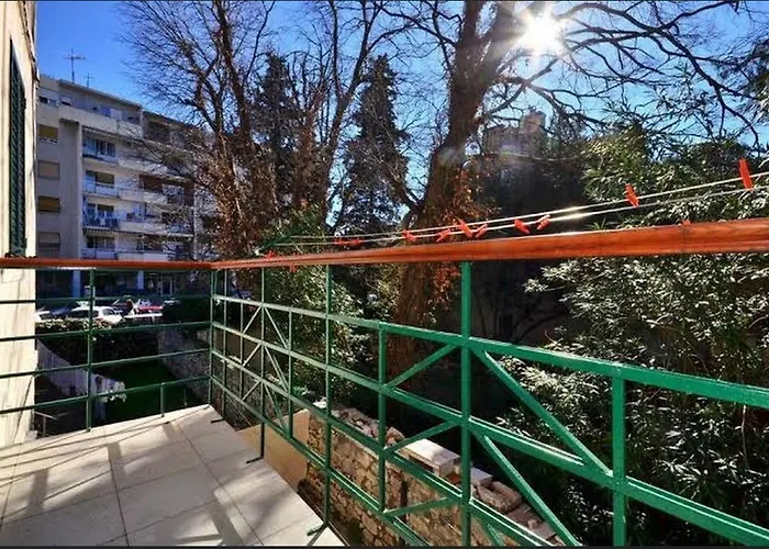 George Apartment, Renovated 2024, Downtown