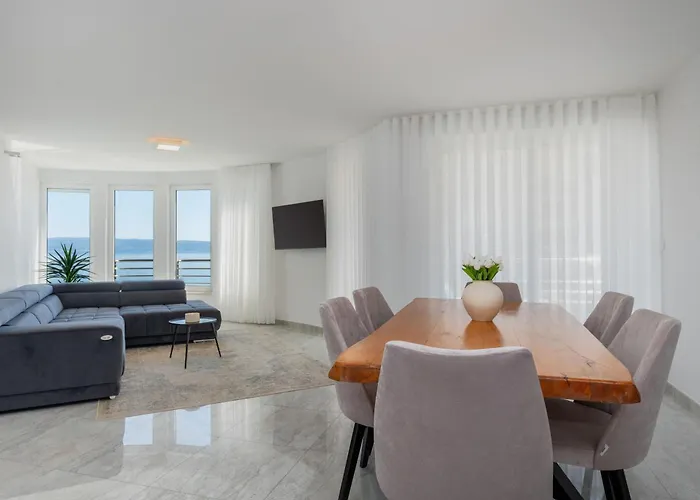 Sea View Apartment By Nono Ban