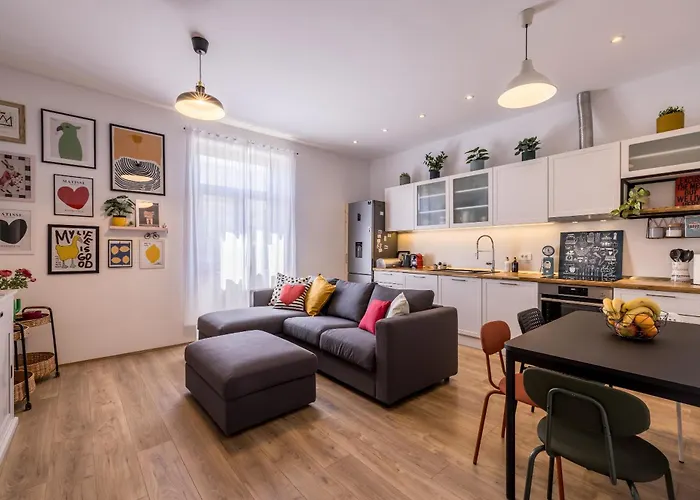 Zoe & Masa\'S Place