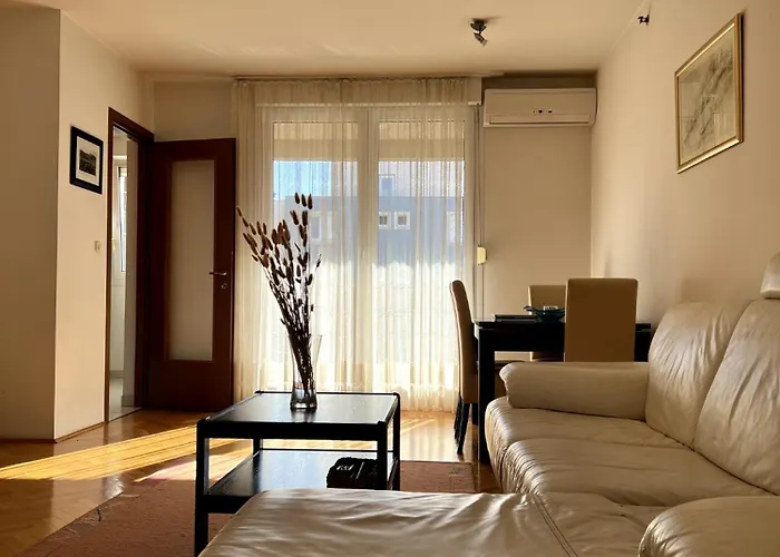 La Luna Apartment Split